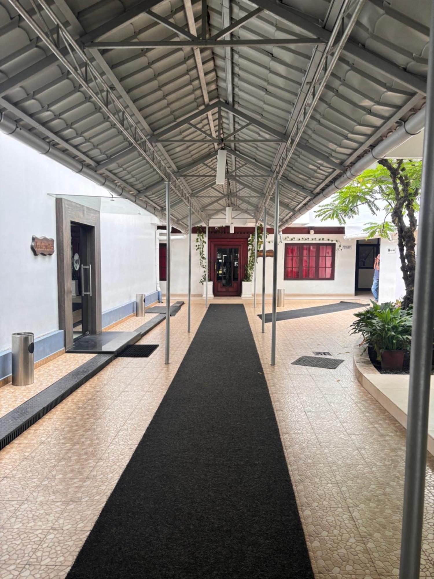 Maharani Hotel Kozsíkóde Kültér fotó